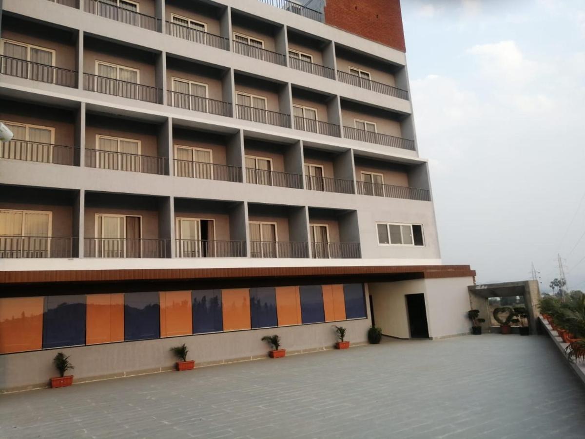 Comfort Inn , Statue Of Unity Kevadia Eksteriør billede